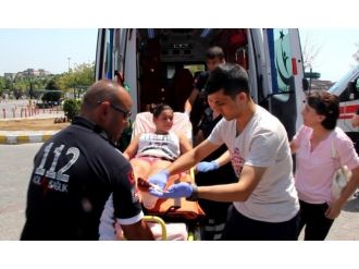 (Özel) Ekmek Almaya Giderken Bacağına İnşaat Demiri Saplandı