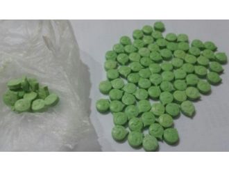 Yere Atılan Paketten Uyuşturucu Hap Çıktı