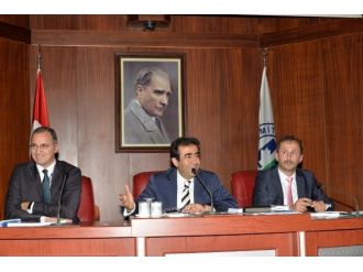 Vali Güzeloğlu İzmit Değerlendirme Toplantısına Katıldı