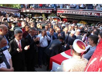 Şehit Uzman Çavuş Gözyaşları Arasında Toprağa Verildi