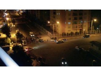 Diyarbakır’da Göstericiler Yol Kapattı