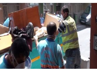 Evde 3 Kamyon Çöp Çıktı !