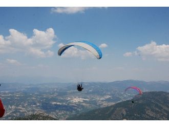 Çameli’de Yamaç Paraşütü Heyecanı