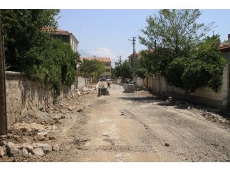 Kaldırım Çalışmaları Devam Ediyor