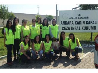 Gönüllüler Bu Sefer Çocuklara Neşe Götürdüler