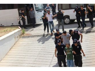 Gaziantep’te Pkk Ve Kck Operasyonunda Gözaltına Alınan Zanlılar Adliyeye Sevk Edildi