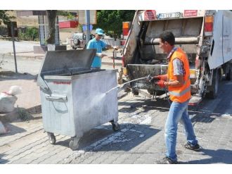 Çöp Konteynırlarına Köpüklü Dezenfekte