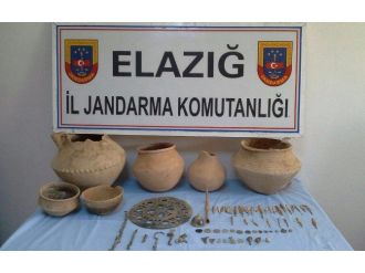 Elazığ’da Jandarma Roma Dönemine Ait 53 Parça Tarihi Eser Ele Geçirdi