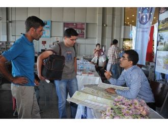 Büyükşehir’den Öğrencilere “Güler Yüzlü” Karşılama