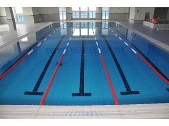 Körfez Belediyesi Yüzme Havuzuna İlgi Büyük