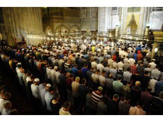 Kamu Görevlileri İçin ’Cuma Namazı’ Talebi