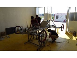 Rüzgarla Yarışan Değil, Rüzgarla Çalışan Araba Üretiyorlar