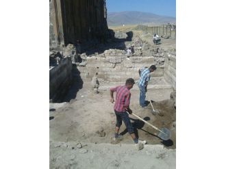 Anı’da Kazı Çalışmaları Devam Ediyor