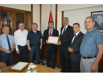 Niğde Valisi Necmeddin Kılıç’a Kurumsal Mükemmellik Ödülü