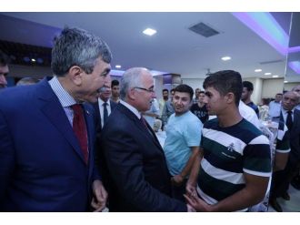 Irak-telaferli Türkmen Aileleri Yemekte Buluştu