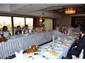 Başkan Kafaoğlu Milli Bisikletçilere Yemek Verdi