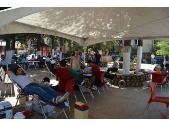 Besni’de Kızılay Kan Bağışlarını Topladı