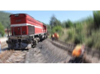 Yük Trenine Bombalı Saldırı