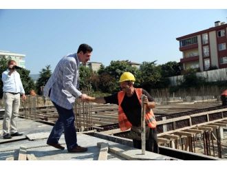 Derebahçe Yaşam Merkezi Yükseliyor