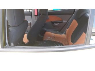 Camı Kırıp Çantayı Çaldılar