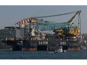 Boğaz’dan Bir Dev Geçti !