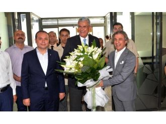 Bakan Bozkır, Beyoğlu Belediyesi’ni Ziyaret Etti