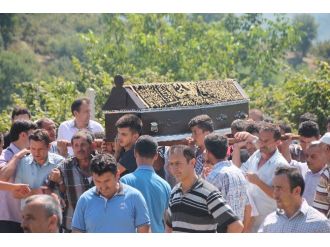 Denizde Boğulan Genç Toprağa Verildi
