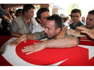 Şehit Polis Gözyaşları İçinde Son Yolculuğuna Uğurlandı