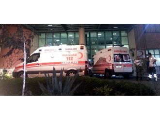 Fabrikaya Kumaş Getiren Kamyon 22 İşçiyi Zehirledi