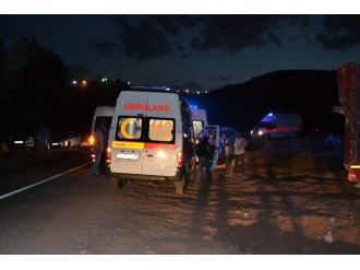 Freni Patlayan Minibüs Devrildi: 12 Yaralı