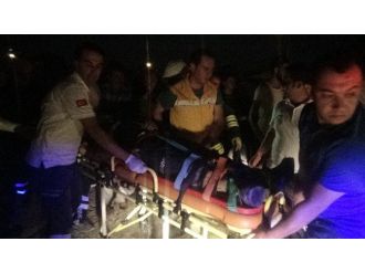 Yangına Müdahale Eden İtfaiye Aracı Devrildi