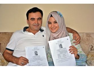 Kızına Moral Vermek İçin Girdiği Üniversite Sınavında 22 Yıllık Hayali Gerçekleşti