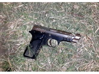 Kaza Yapan Aracın Altında Silah Ele Geçti