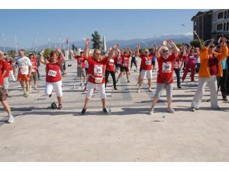 Fethiye’de Kanser Koşusu Geliriyle Gastroskopi Cihazı Alındı