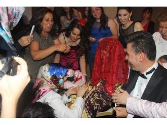 Kayıkçıoğlu Ailesinin Mutlu Günü