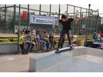 Kay Kay Pistine Coşkulu Açılış