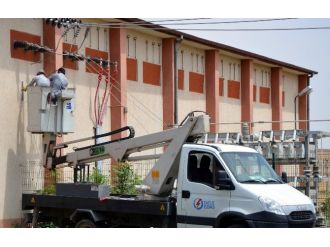 Dicle Edaş Ekipleri 55 Derece Sıcakta Çalışıyor