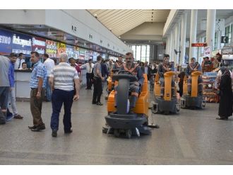 Aşti, Her Gün Sıcak Suyla Yıkanıyor