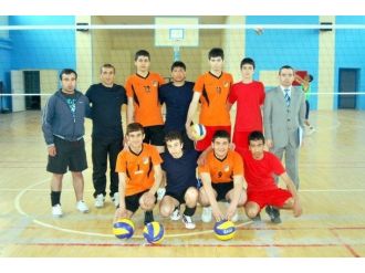 Voleybol Yaz Spor Okulları Kursuna Rekor Katılım