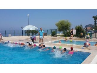 İnebolu’da Yüzme Kursuna Yoğun İlgi