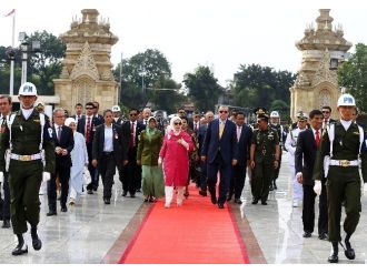 Erdoğan, Endonezya’da Kalibata Milli Kahramanlar Anıtına Çelenk Koydu