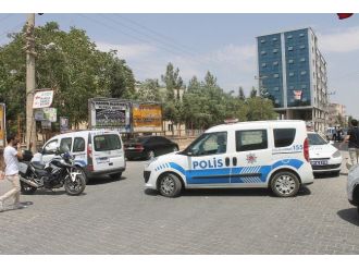Plakasız Araç Polisi Alarma Geçirdi