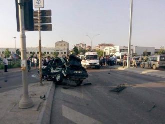 Ters Yöne Giren Araç Üç Araca Birden Çarptı