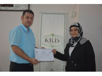 Hediyelik Eşya Yapımı Kursiyerlerlerine Sertifika