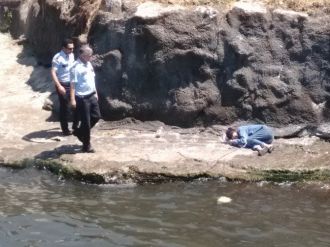 Sahil Kenarında Alkol Alan Kadın Hastanelik Oldu