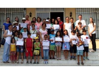 Kültür Merkezi Öğrencilerine Katılım Belgeleri Verildi