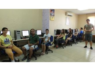 Burhaniye’de Gençlik Merkezi’nde Yaz Kursları Başladı