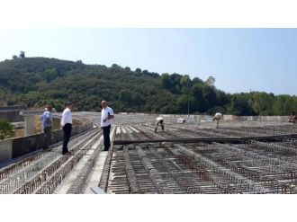 Sahil Yolunda Viyadük Çalışması Sürüyor