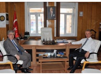 Vali Hakan Yusuf Güner Afyonkarahisar Müftüsü Şükrü Kabukçu’yu Ziyaret Etti