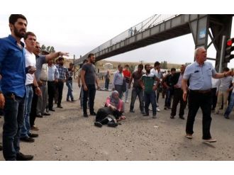 Kamyonetle Minibüs Çarpıştı: 12 Yaralı